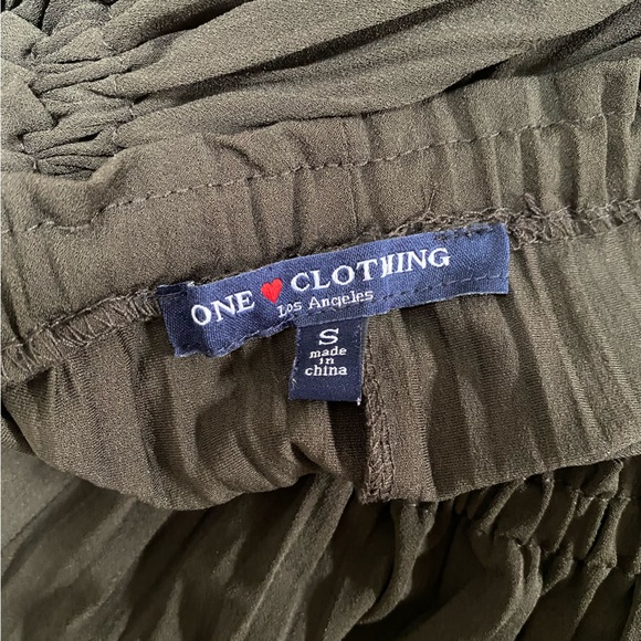 Pleated Off the Shoulder Mini Dress - Picture 4 of 4